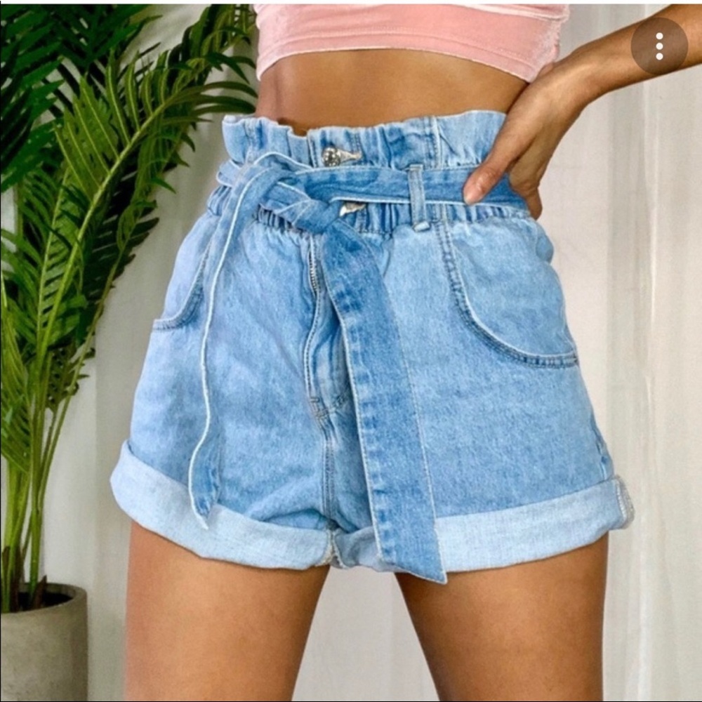 SOLD  NWT Zara paper bag denim shorts size 4